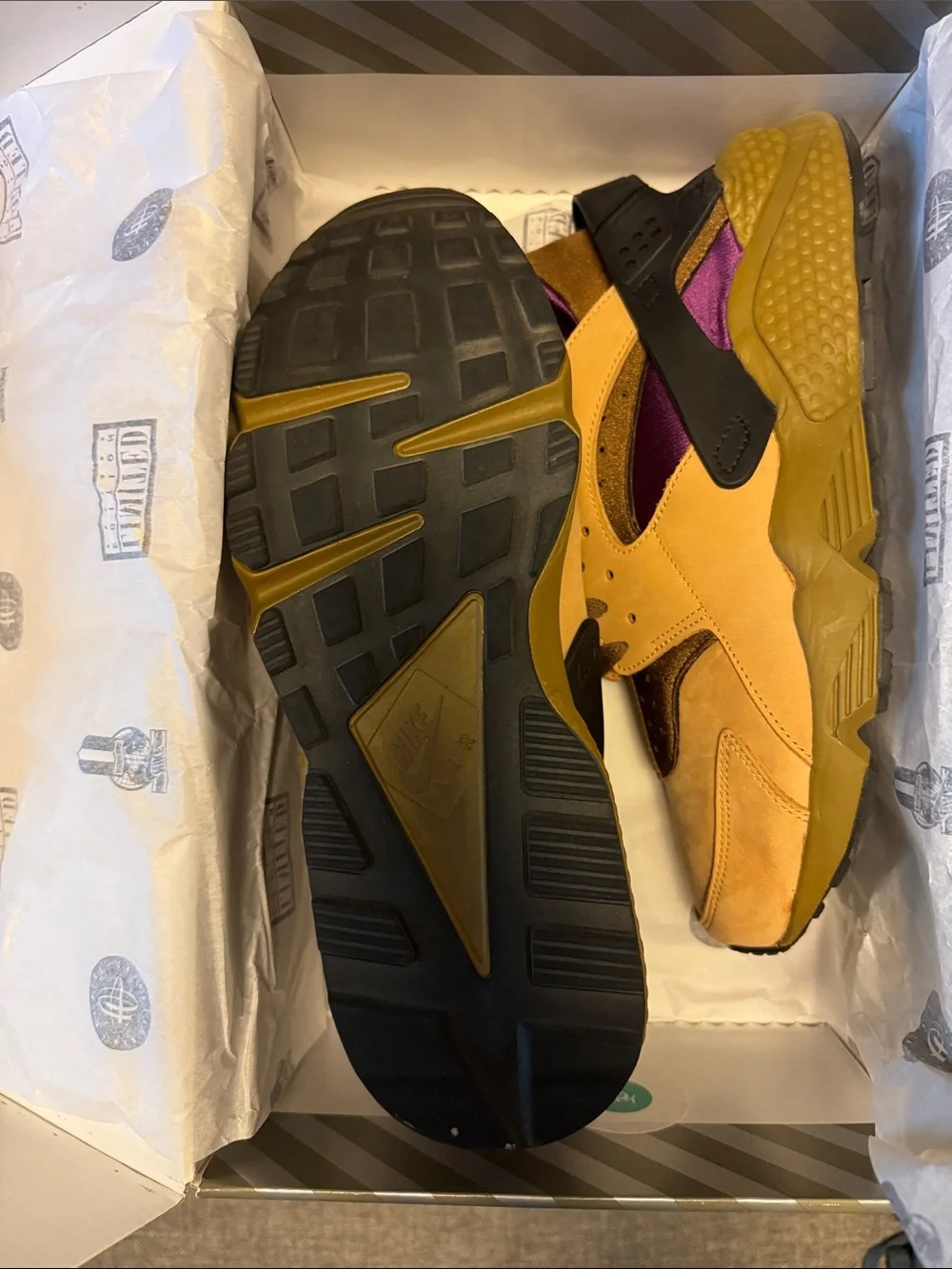 Nike Air Huarche Mens 12.5 Athletic Sneakers